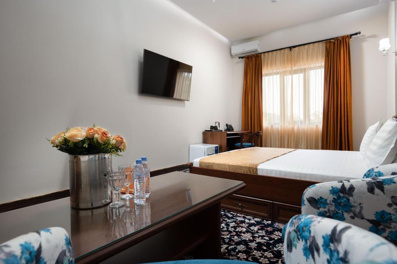 Aqua Hotel 塔什干 外观 照片